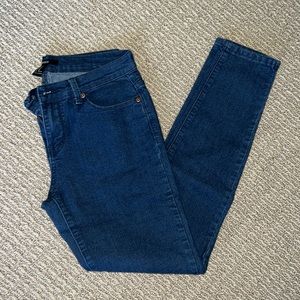 Forever 21 Dark Wash Skinny Jeans Size 27